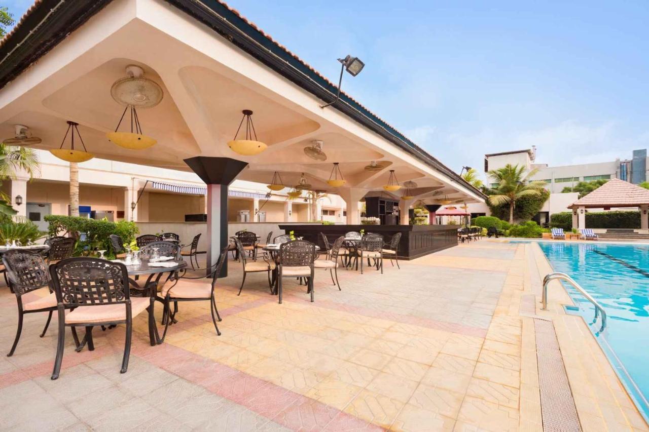 Ramada Plaza By Wyndham Karachi Airport Hotel Exterior foto